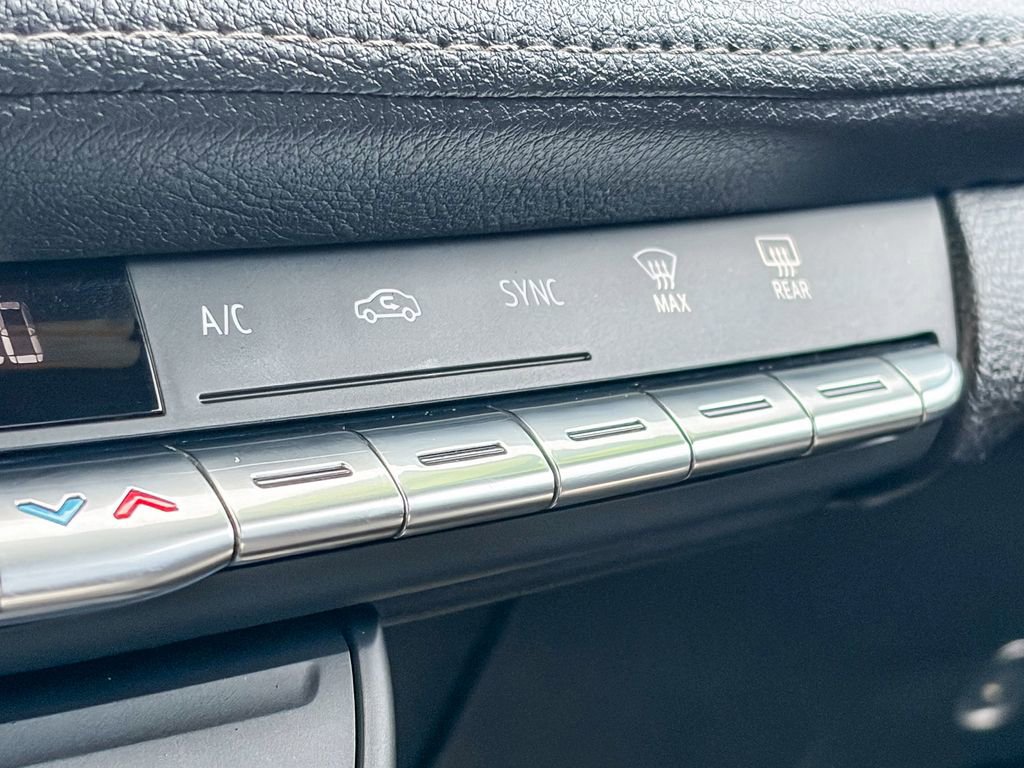 Used 2020 Cadillac XT4 Premium Luxury FWD image 20