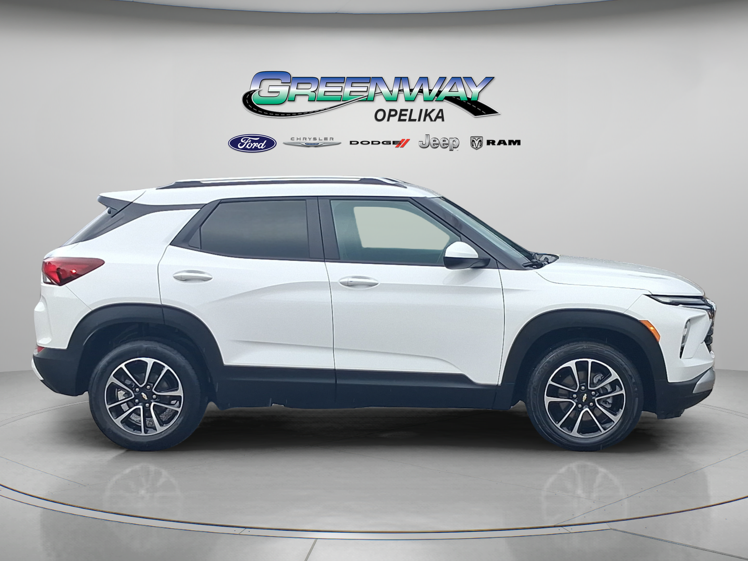 Used 2025 Chevrolet TrailBlazer LT FWD image 8