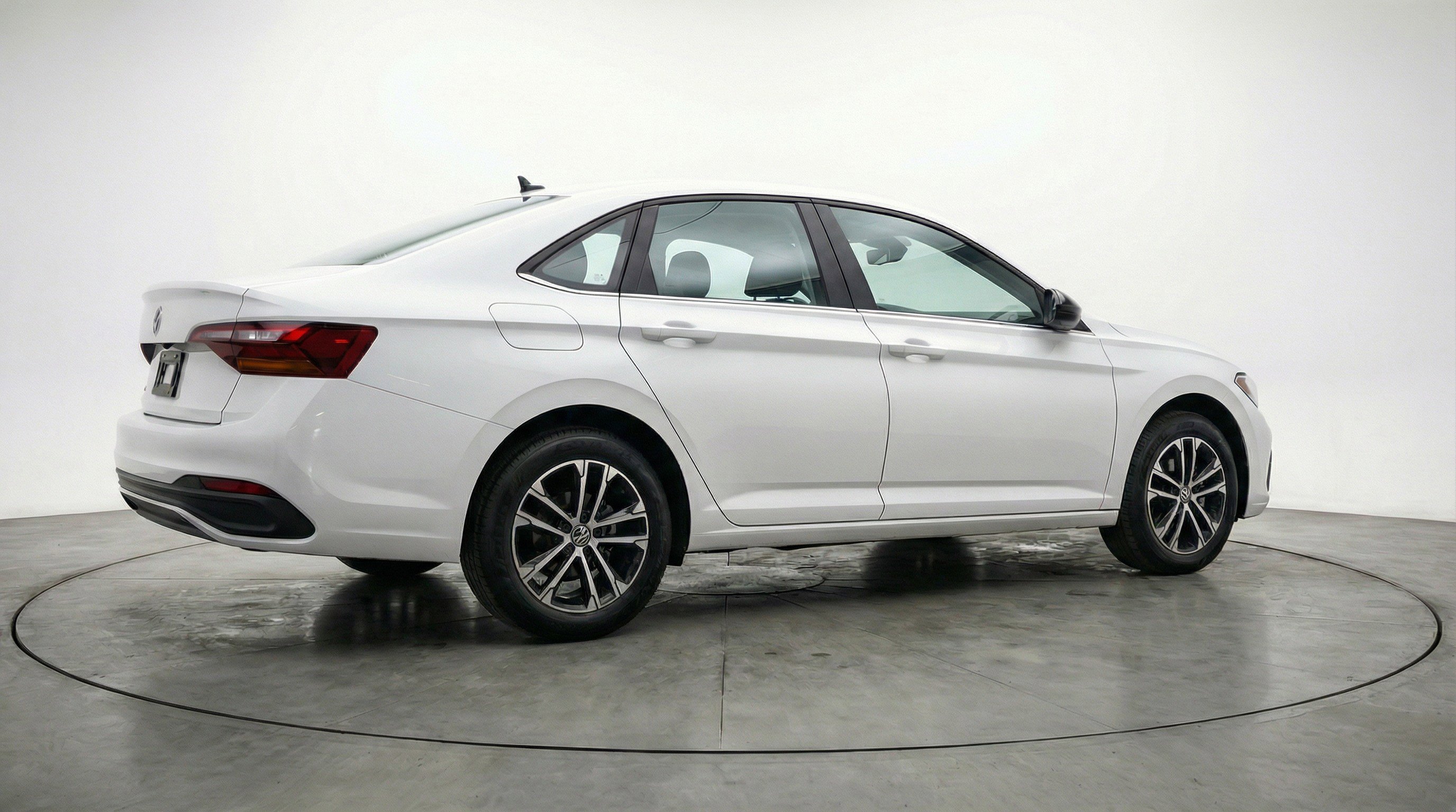 Used 2025 Volkswagen Jetta Sport image 9