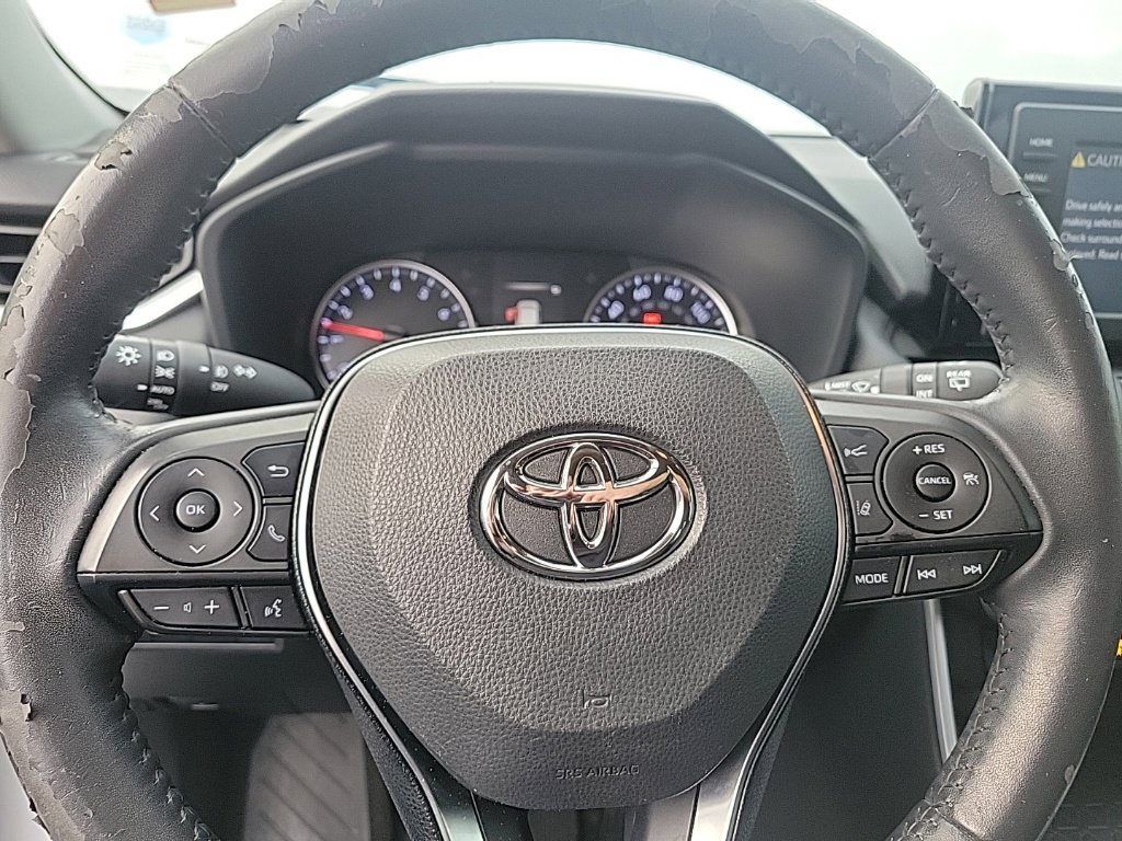 Used 2019 Toyota RAV4 XLE Premium FWD image 11