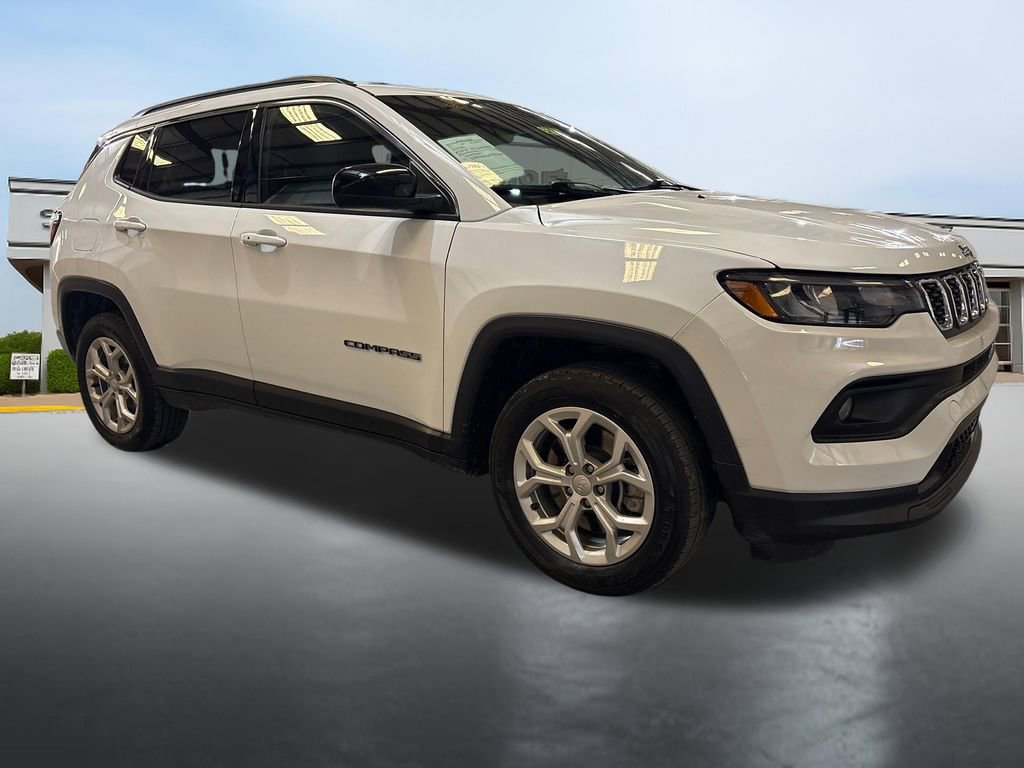 Used 2024 Jeep Compass Latitude w/ Convenience Group image 7