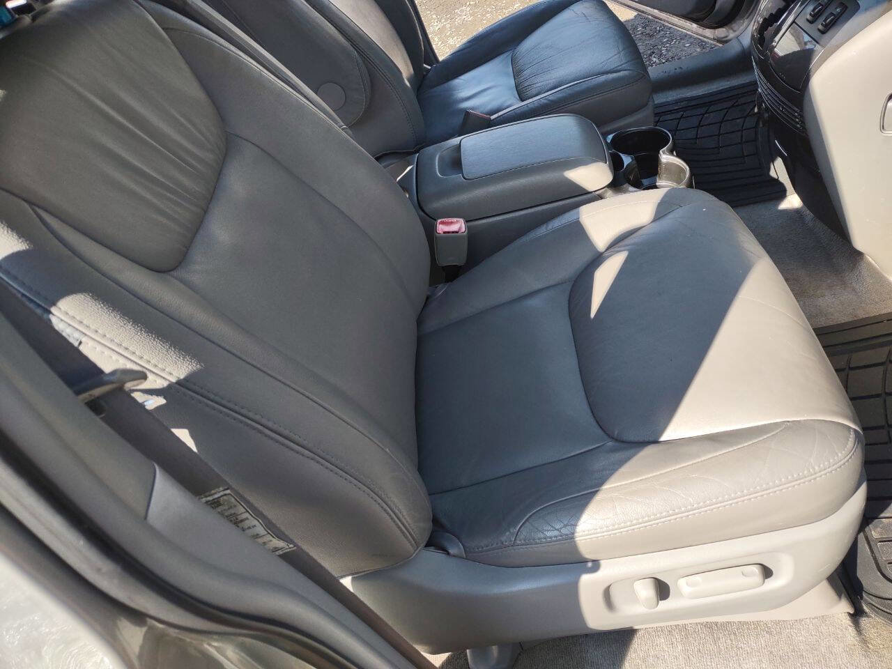 Used 2008 Toyota Sienna XLE image 21