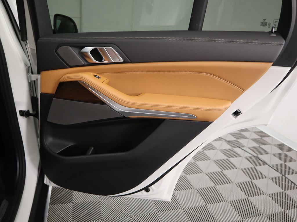 New 2026 BMW X5 sDrive40i w/ Climate Comfort Package image 28