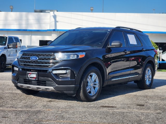 Used 2023 Ford Explorer XLT RWD image 3
