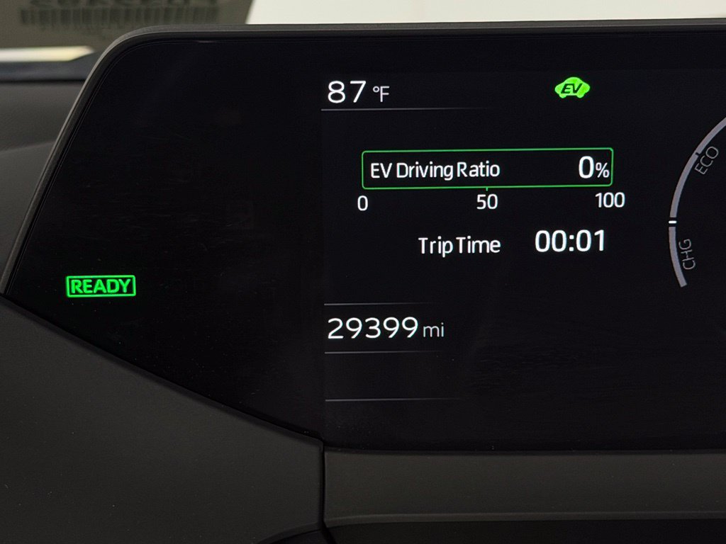 Used 2025 Toyota Prius LE FWD image 15