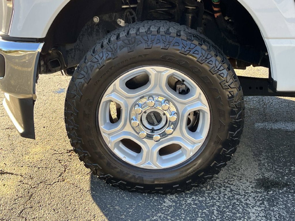 Used 2026 Ford F250 XLT AWD/4WD image 9