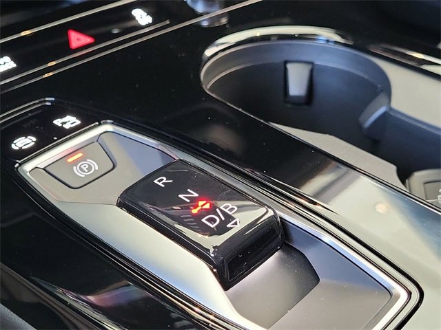 New 2025 Audi Q6 e-tron Premium Plus image 24