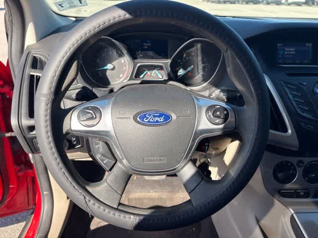 Used 2014 Ford Focus SE FWD image 14