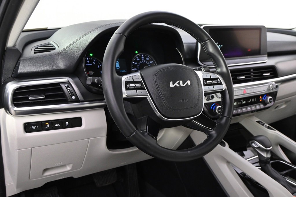 Used 2022 Kia Telluride S image 11