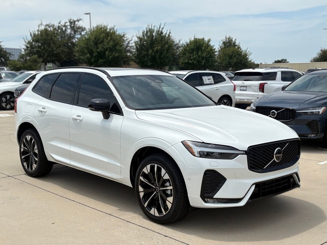 New 2026 Volvo XC60 B5 Plus w/ Protection Package Premier image 3