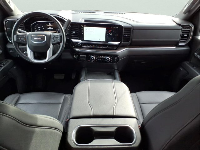 Used 2024 GMC Sierra 3500 SLT w/ SLT Premium Package AWD/4WD image 11