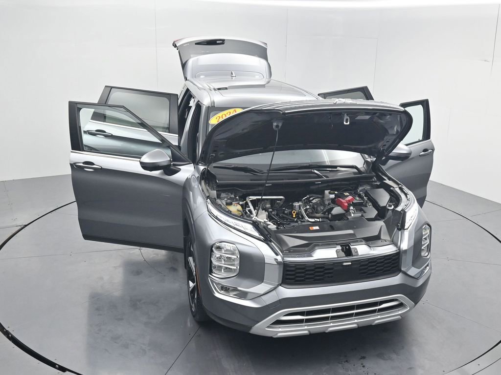 Used 2024 Mitsubishi Outlander SE image 54