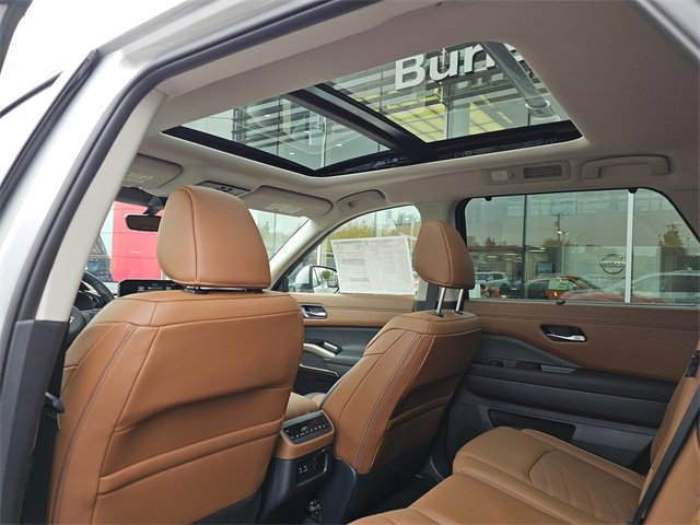 New 2025 Nissan Pathfinder Platinum w/ Cargo Package image 14