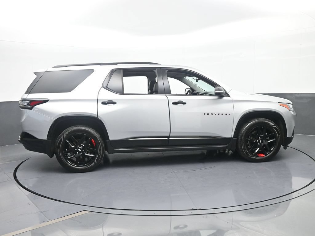 Used 2021 Chevrolet Traverse Premier w/ Redline Edition FWD image 7