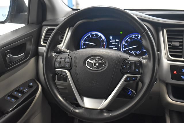 Used 2018 Toyota Highlander XLE AWD/4WD image 24
