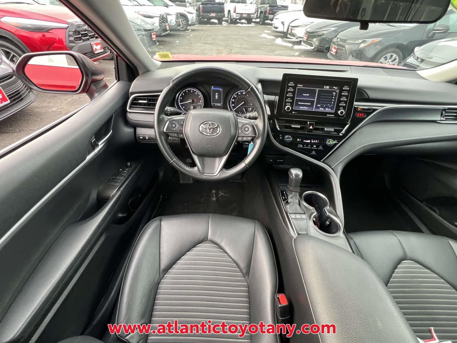 Used 2023 Toyota Camry SE image 10