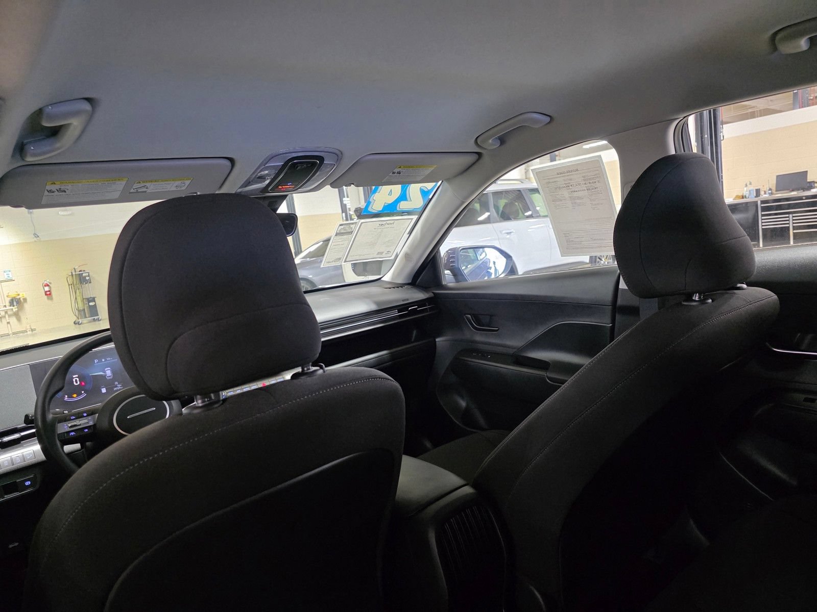 Used 2024 Hyundai Kona SE AWD/4WD image 15
