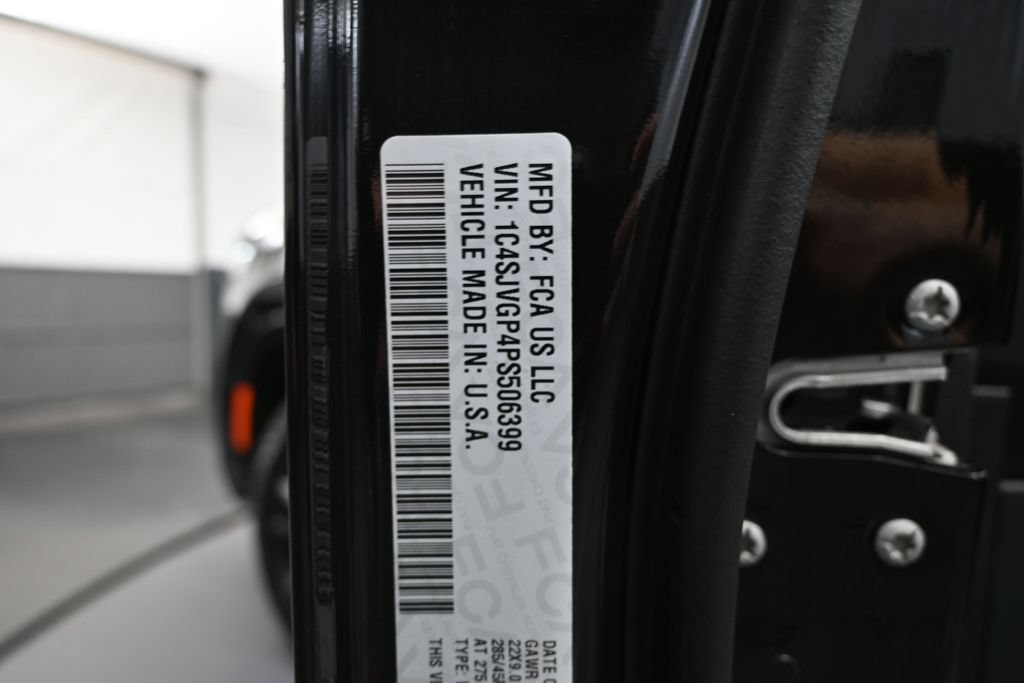 Used 2023 Jeep Grand Wagoneer Series III AWD/4WD image 56