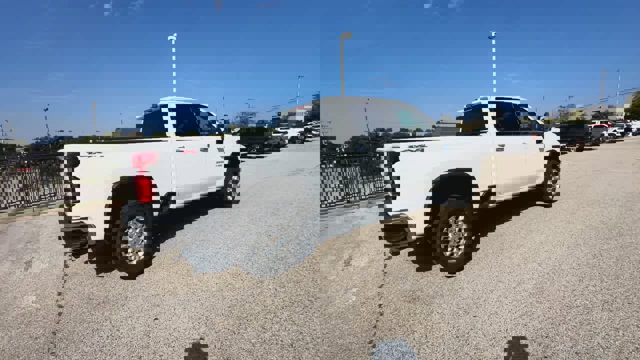 Used 2022 Chevrolet Silverado 3500 LTZ w/ Snow Plow Prep/Camper Package image 8