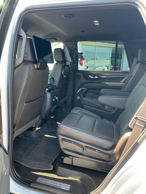 Used 2023 GMC Yukon Denali AWD/4WD image 15