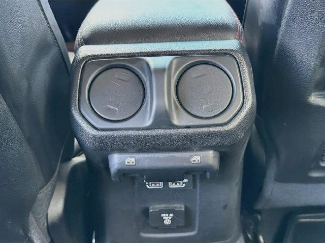 Used 2019 Jeep Wrangler Unlimited Rubicon AWD/4WD image 27