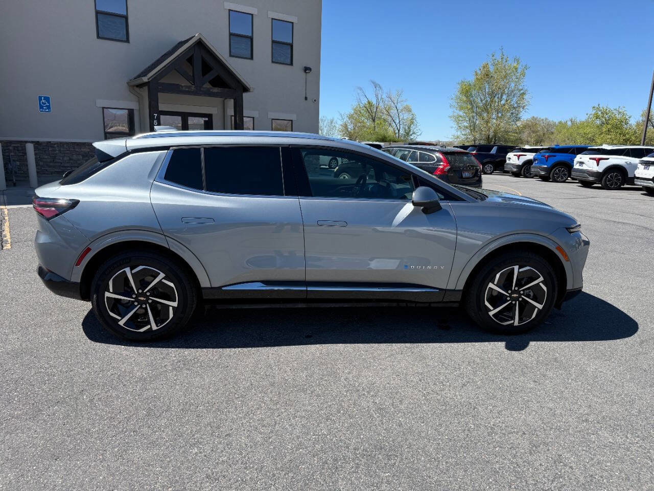 Used 2025 Chevrolet Equinox EV LT AWD/4WD image 9