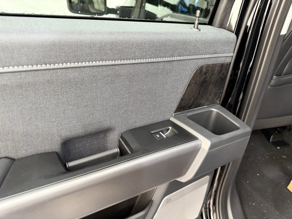 New 2026 Ford F350 4x4 Crew Cab Super Duty image 17