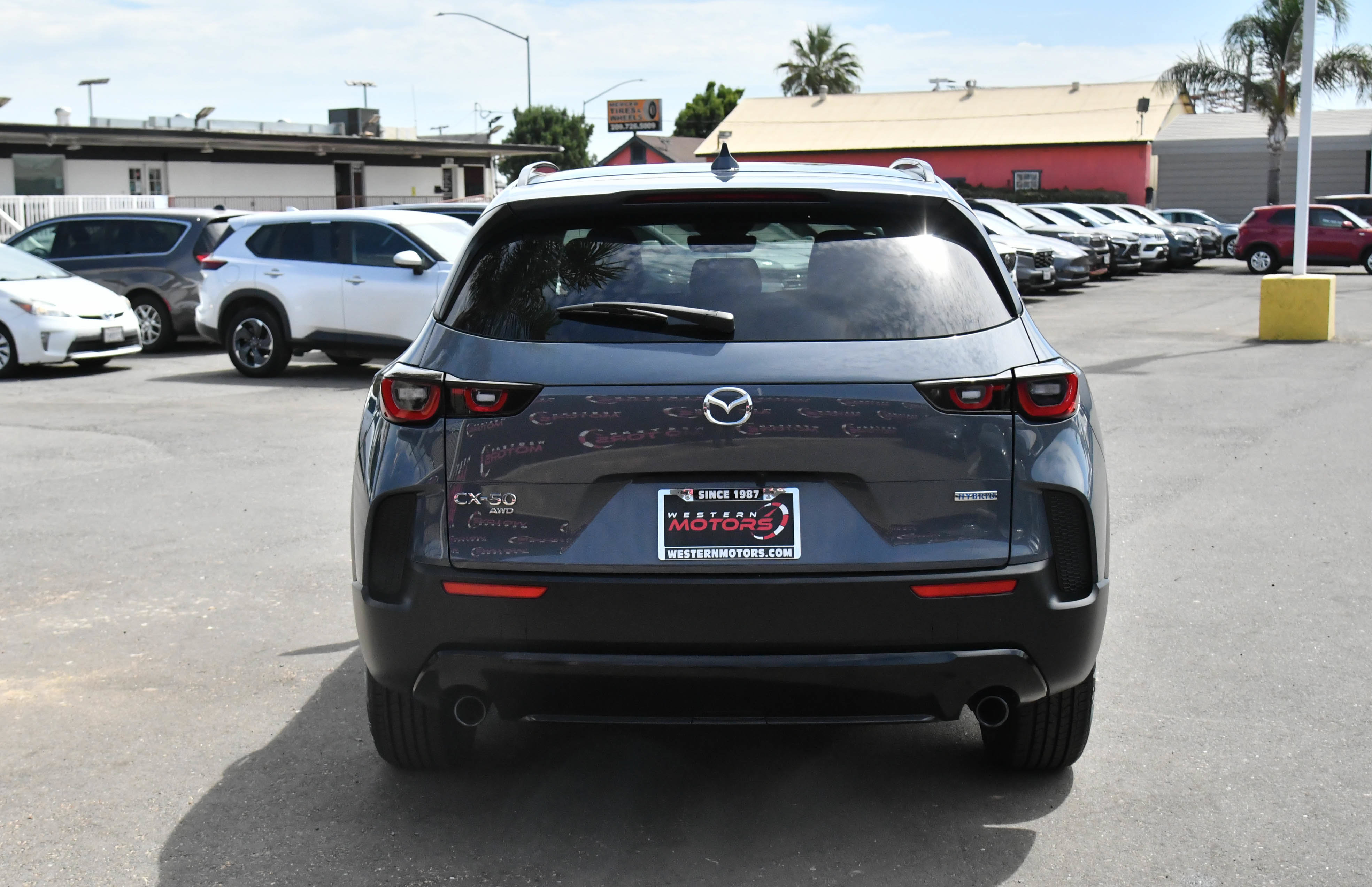 Used 2025 MAZDA CX-50 AWD 2.5 Hybrid w/ Premium Pkg image 7