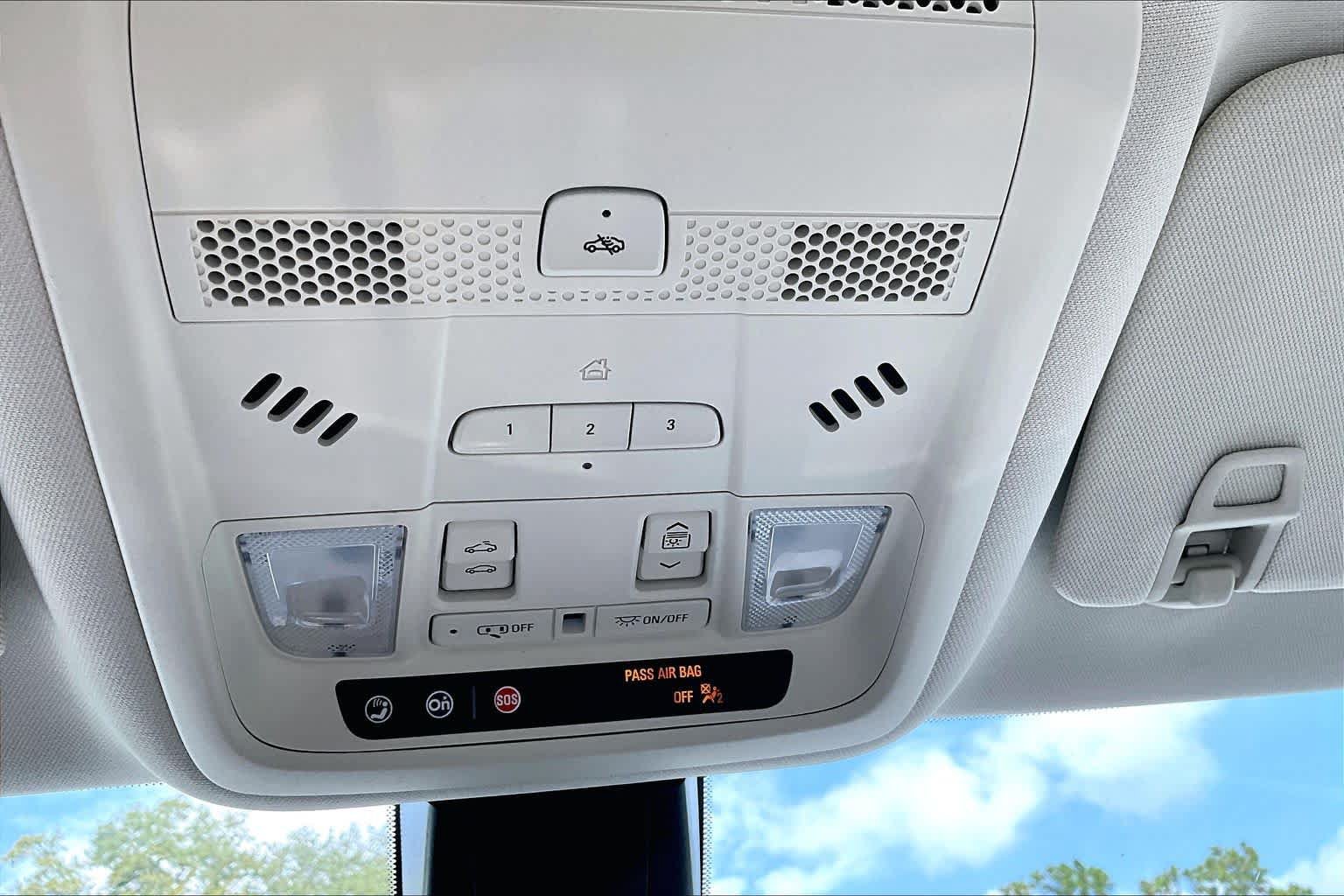 Used 2022 Cadillac XT6 Premium Luxury w/ Technology Package FWD image 37
