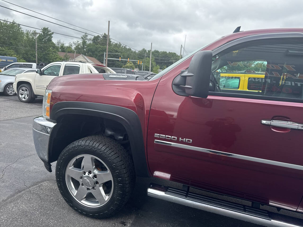 Used 2014 Chevrolet Silverado 2500 LT w/ Custom Sport Truck Package AWD/4WD image 4