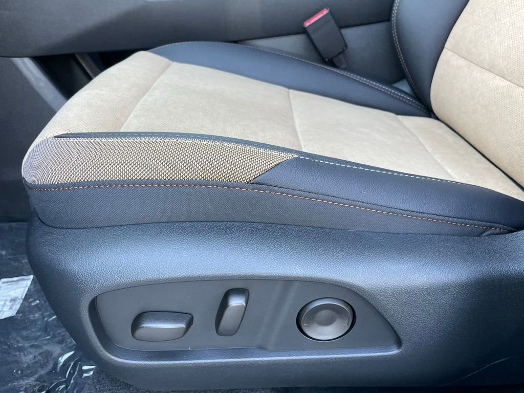 New 2026 Chevrolet Equinox ACTIV image 11