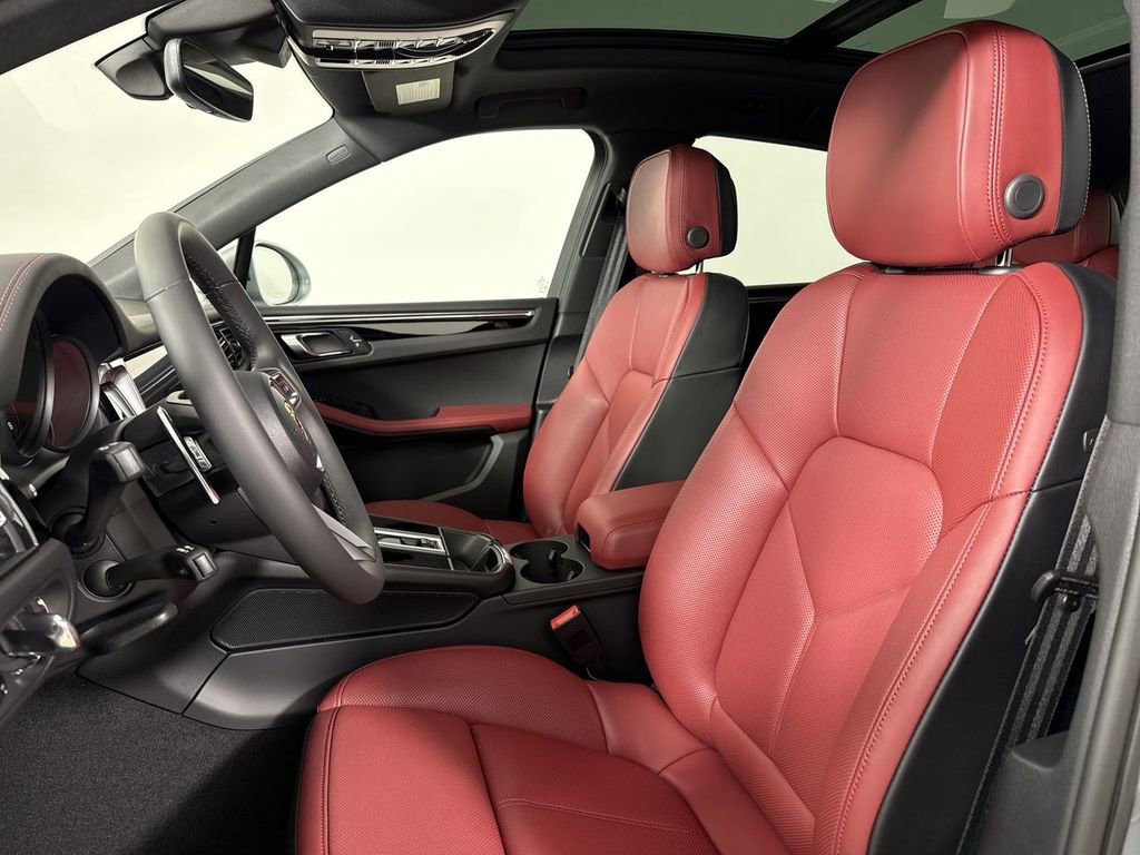New 2026 Porsche Macan AWD/4WD image 5