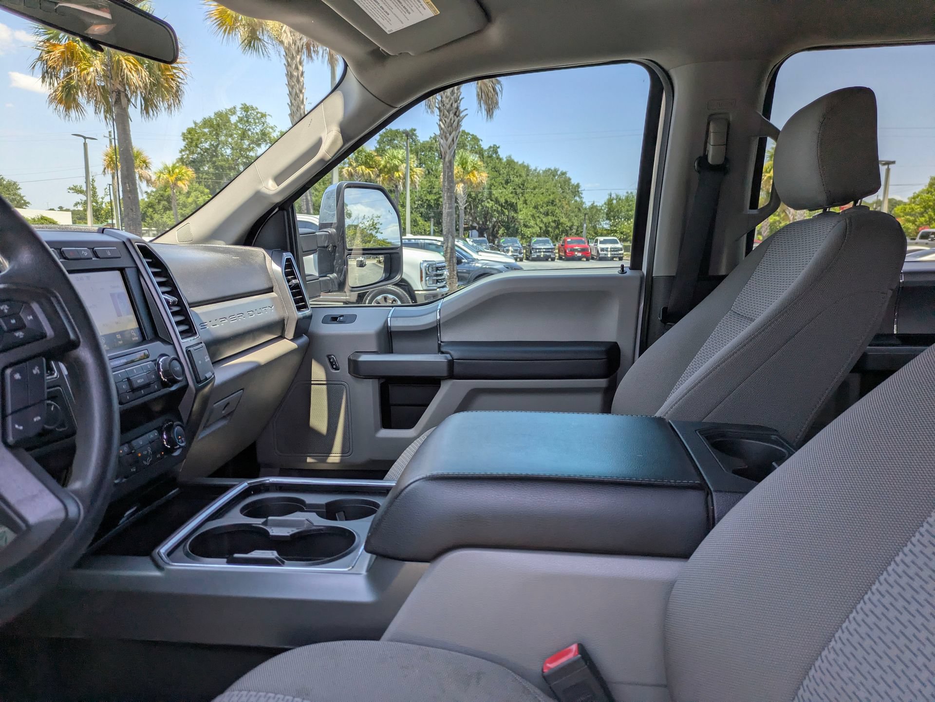 Certified 2020 Ford F250 XLT w/ XLT Premium Package AWD/4WD image 25