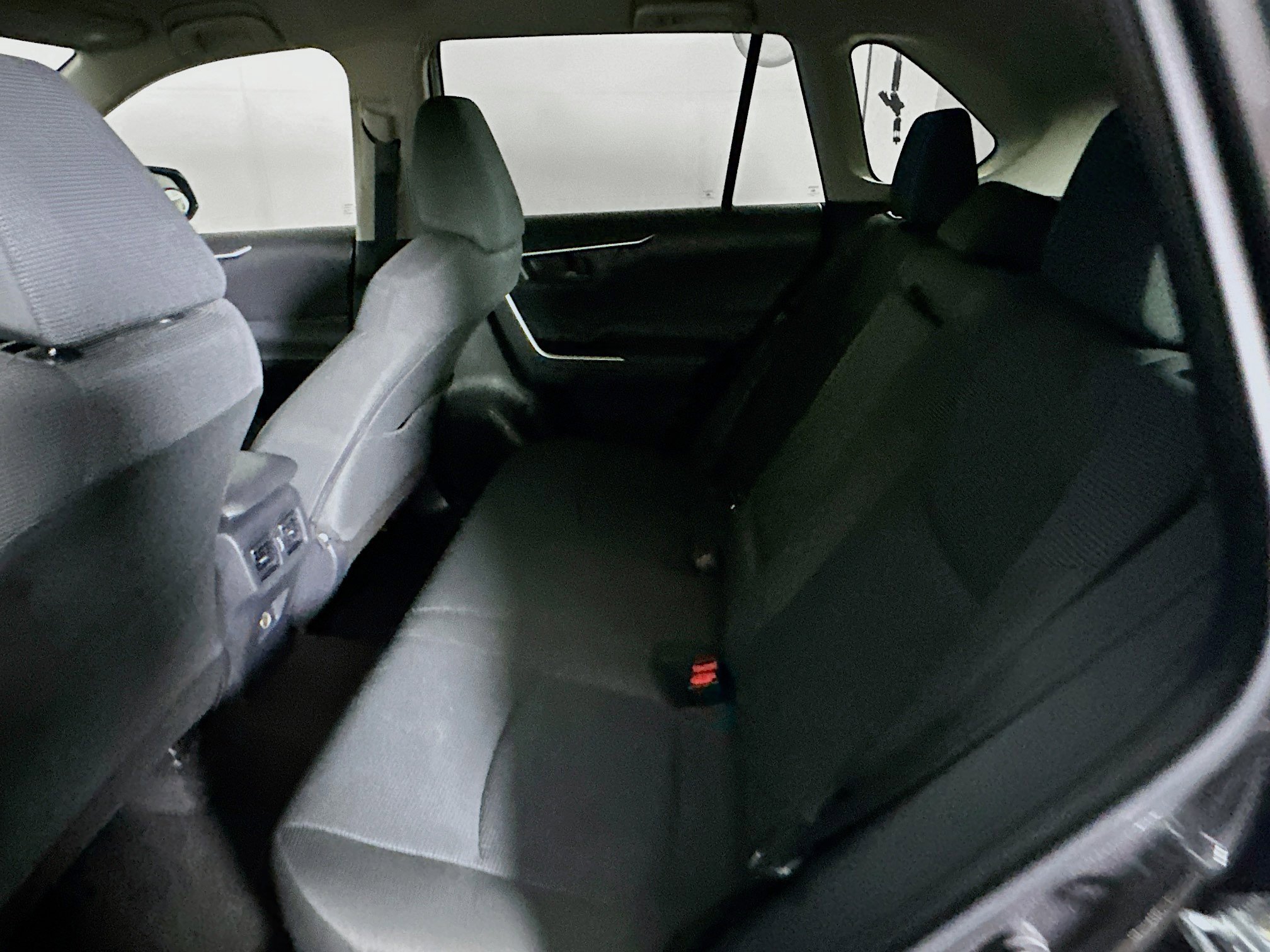 Used 2025 Toyota RAV4 LE image 27