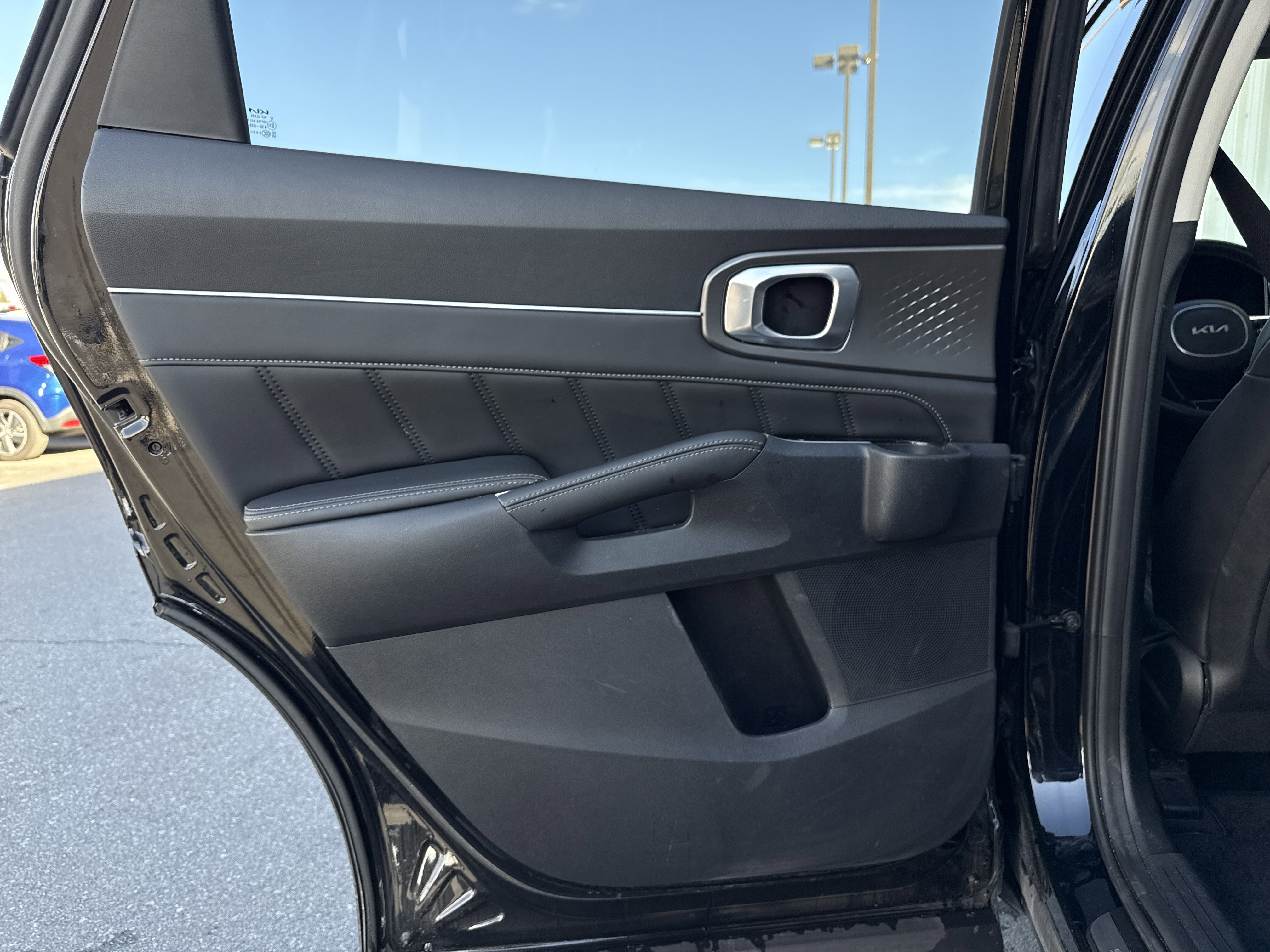 Used 2023 Kia Sorento SX image 9