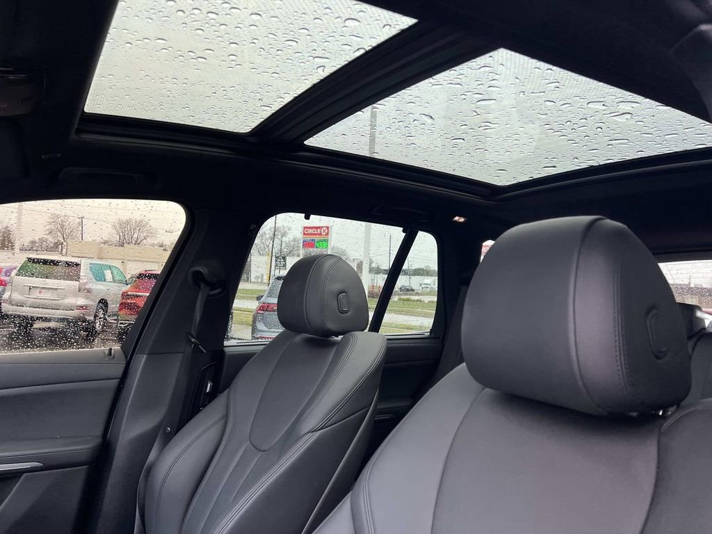 Used 2022 BMW X5 xDrive40i w/ Executive Package image 21