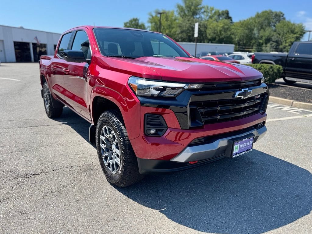 Used 2024 Chevrolet Colorado Z71 w/ Z71 Convenience Package 2 AWD/4WD image 8