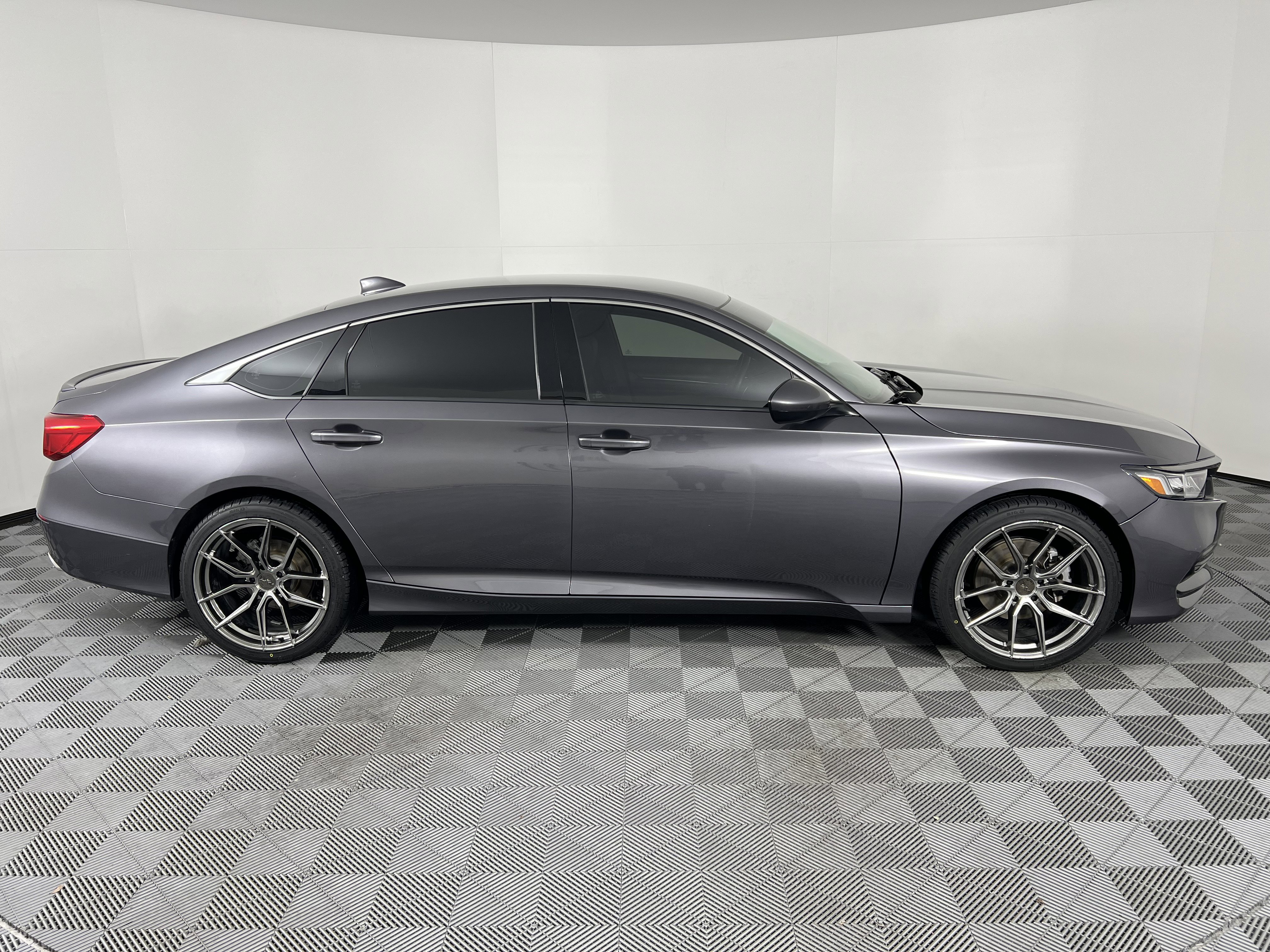 Used 2018 Honda Accord Sport image 14