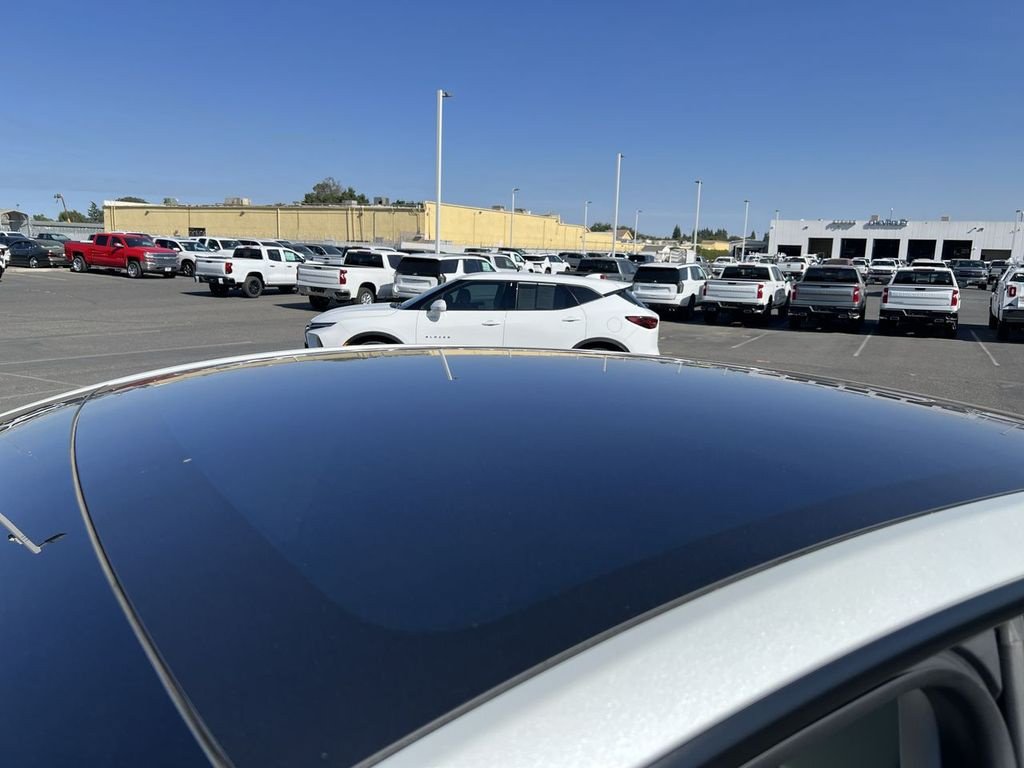 Used 2026 Tesla Model Y Long Range AWD/4WD image 19