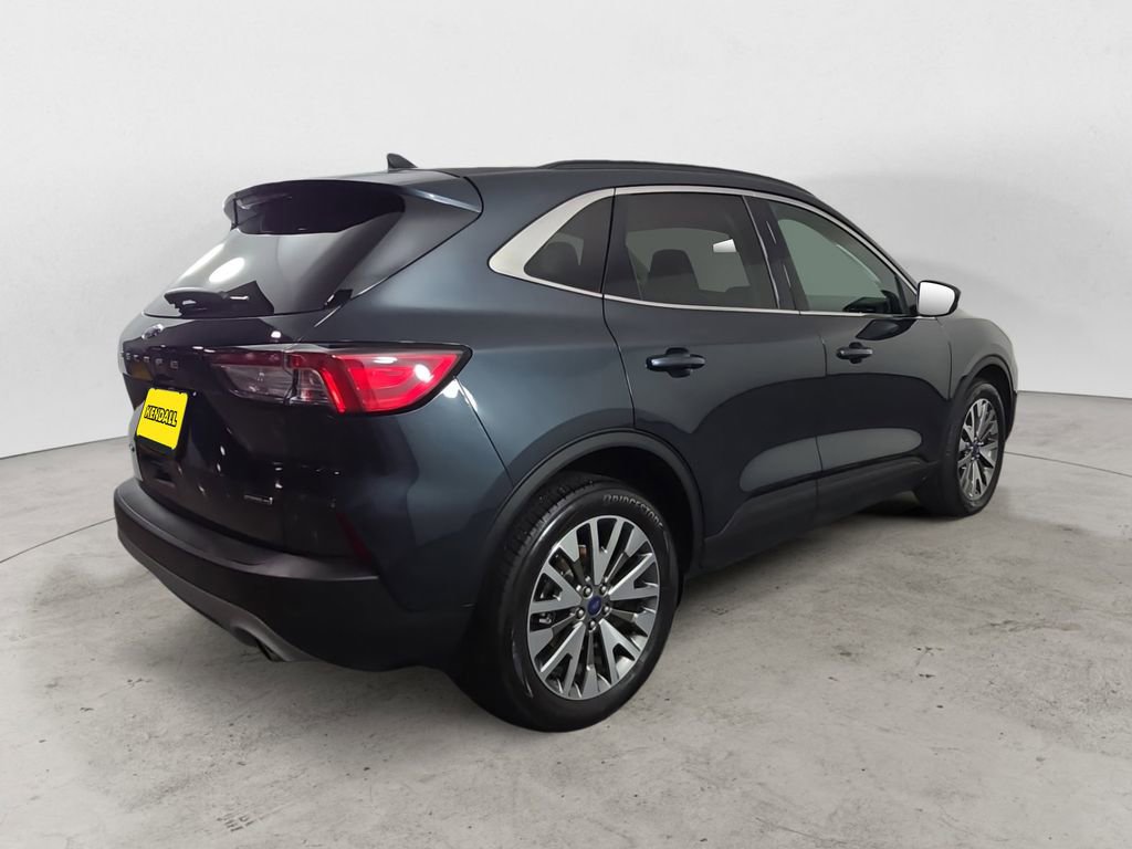 Used 2022 Ford Escape Titanium image 5