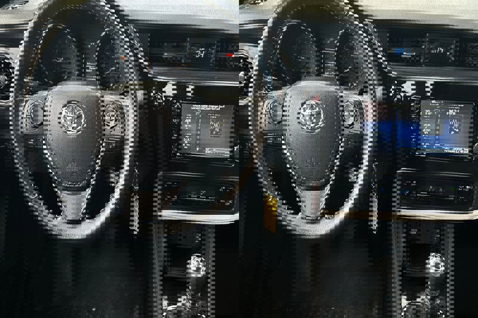 Used 2018 Toyota Corolla iM image 14