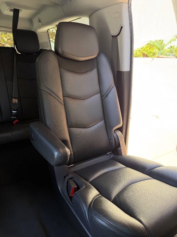 Used 2018 Cadillac Escalade ESV Luxury RWD image 20