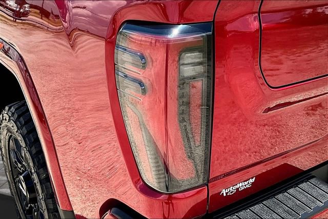 Used 2024 GMC Sierra 2500 AT4 w/ AT4 Premium Plus Package AWD/4WD image 25