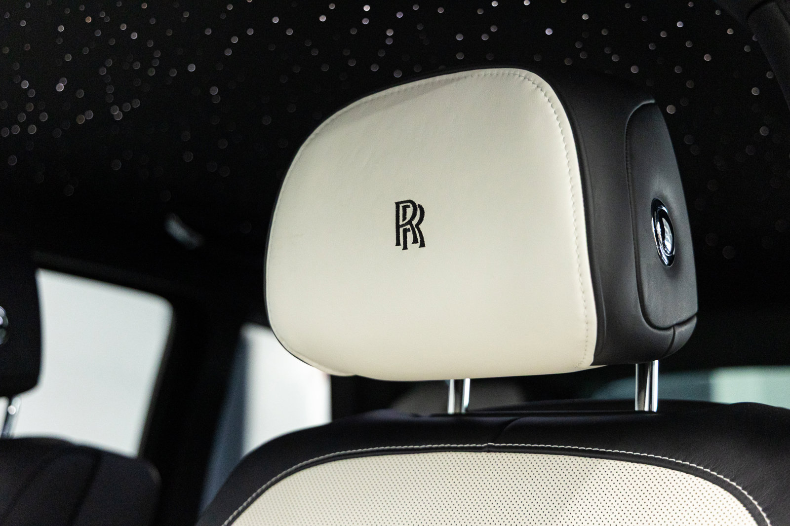 Certified 2023 Rolls-Royce Cullinan Black Badge w/ Driver's Package AWD/4WD image 37