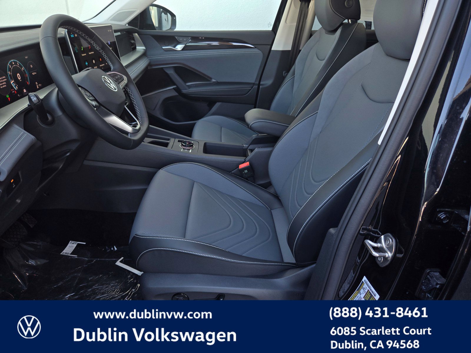 New 2026 Volkswagen Tiguan SE FWD image 14