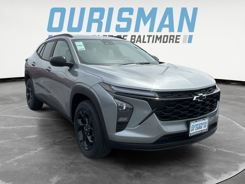 New 2026 Chevrolet Trax LT w/ Midnight Edition FWD image 1