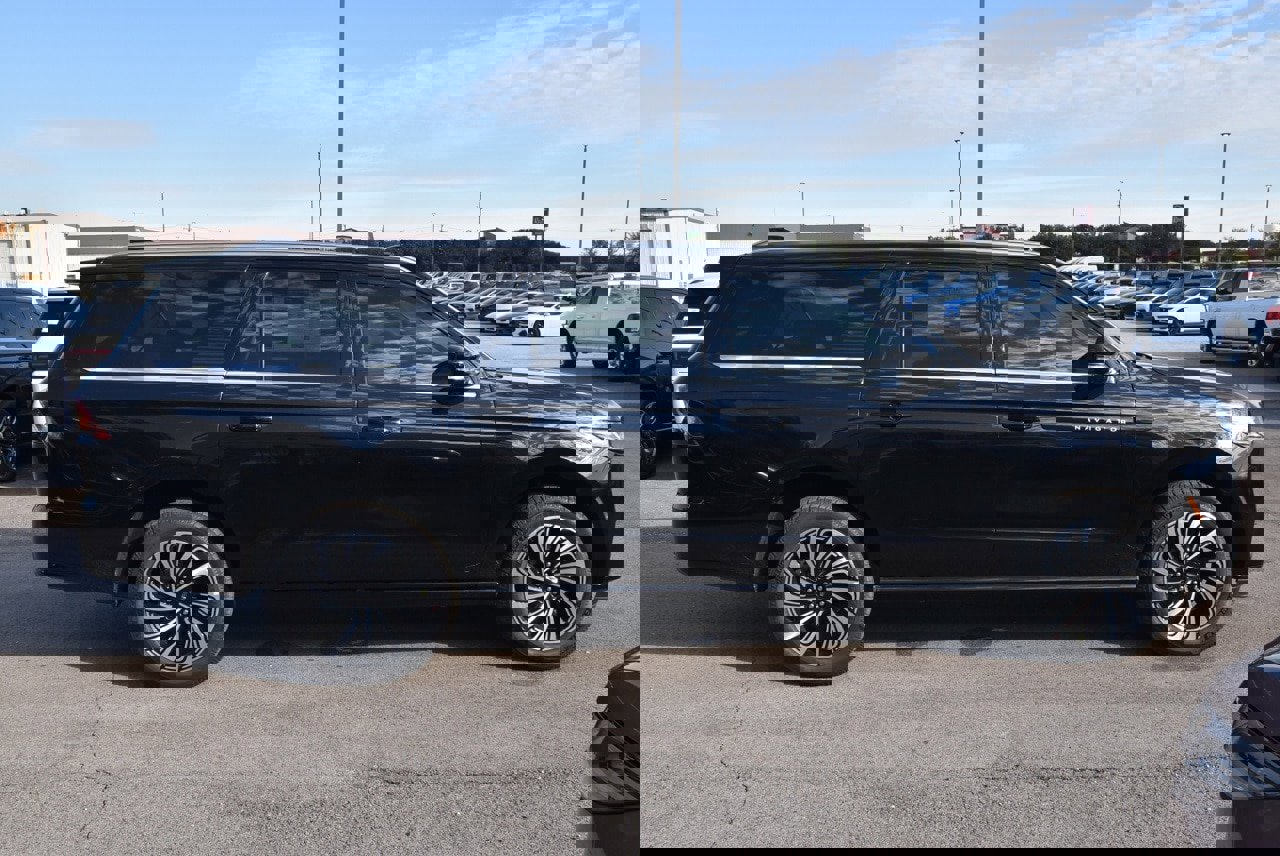 New 2025 Lincoln Navigator L Black Label image 12