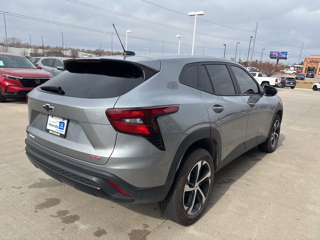 Used 2024 Chevrolet Trax RS w/ Driver Confidence Package image 5