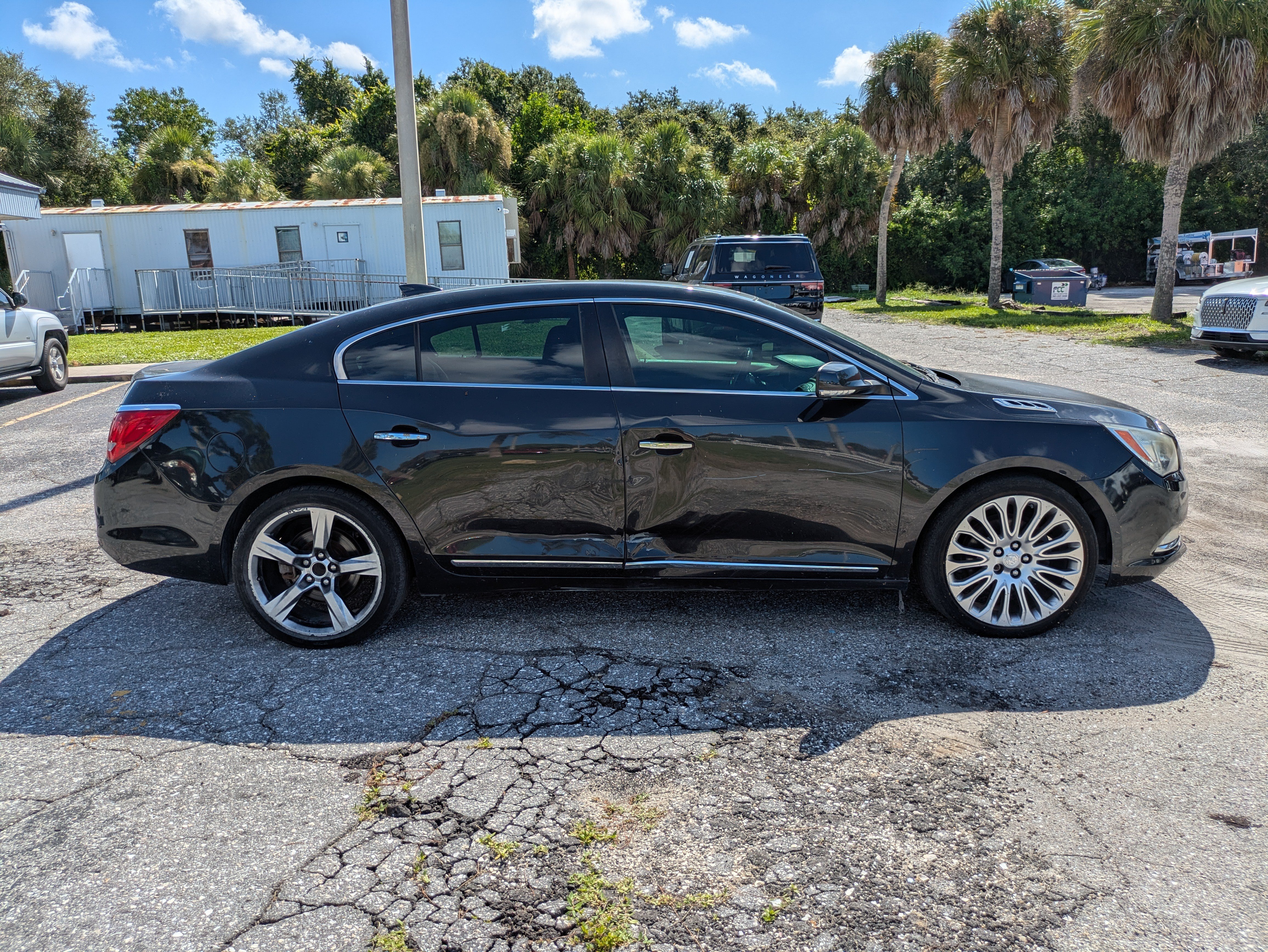 Used 2015 Buick LaCrosse Premium w/ Ultra Luxury Package FWD image 3