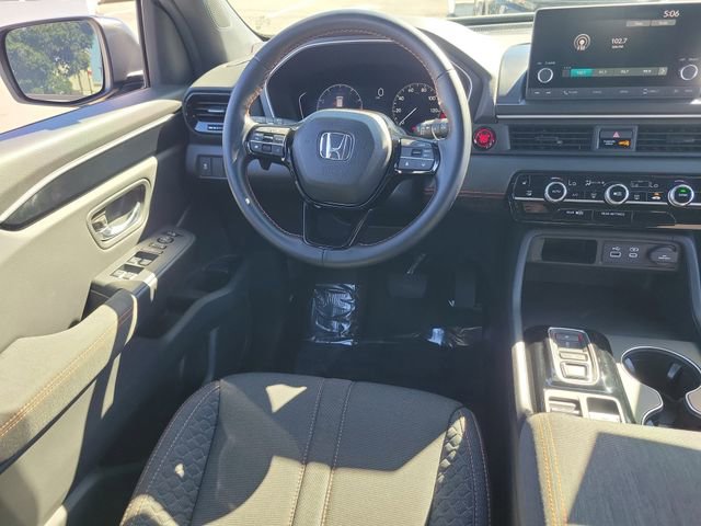 Certified 2025 Honda Pilot Sport image 11